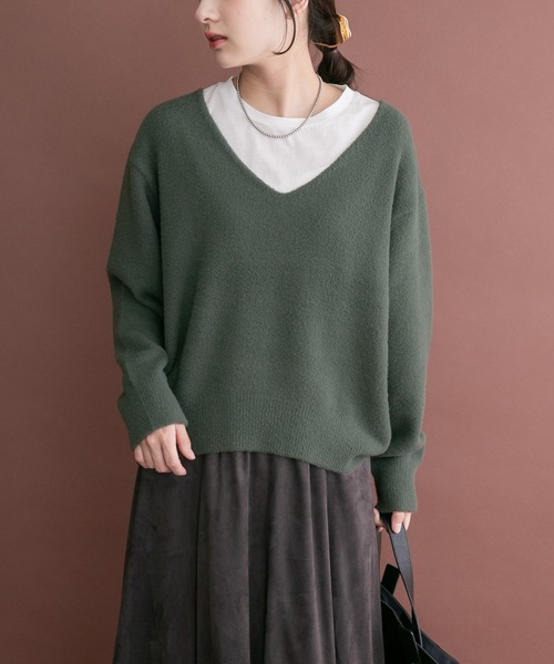 ITEMS URBANRESEARCH（アイテムズ アーバンリサーチ）の「シャギーVネックニット（ニット/セーター・レディース・ベージュ系その他/グリーン系その他/オフホワイト・FREE）」の15枚目の写真