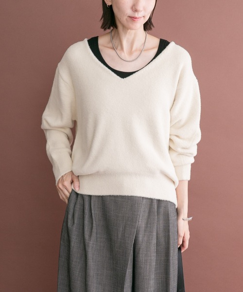 ITEMS URBANRESEARCH（アイテムズ アーバンリサーチ）の「シャギーVネックニット（ニット/セーター・レディース・ベージュ系その他/グリーン系その他/オフホワイト・FREE）」の6枚目の写真