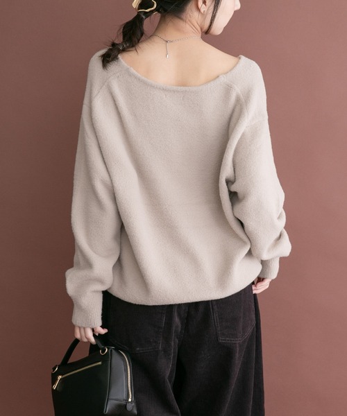 ITEMS URBANRESEARCH（アイテムズ アーバンリサーチ）の「シャギーVネックニット（ニット/セーター・レディース・ベージュ系その他/グリーン系その他/オフホワイト・FREE）」の11枚目の写真