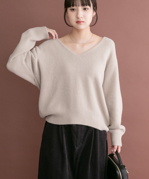 ITEMS URBANRESEARCH（アイテムズ アーバンリサーチ）の「シャギーVネックニット（ニット/セーター・レディース・ベージュ系その他/グリーン系その他/オフホワイト・FREE）」の12枚目の写真