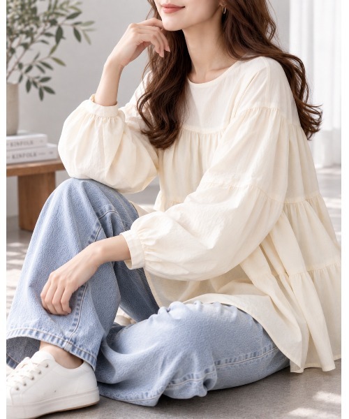 FAZVY(ファズビー)の「ナチュラルな抜け感を纏う ティアードチュニックブラウス(シャツ/ブラウス・レディース・ライトグレー・M/L)」の14枚目の写真