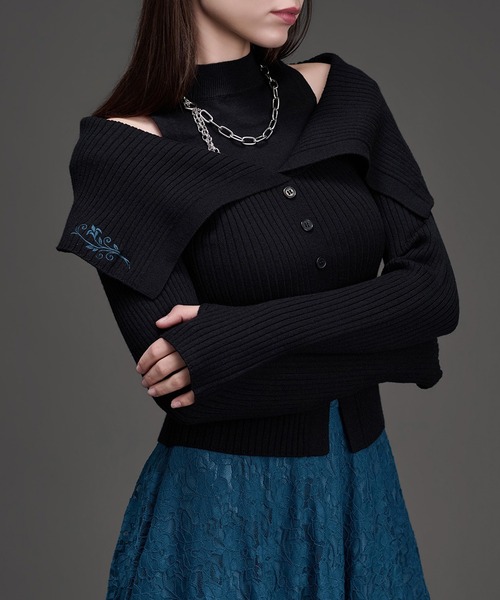 Ellno de Mavie(エルノデメヴィ)の「フラワー刺繍オフショルニットトップス(ニット/セーター・レディース・ブルーグリーン/ブラック・FREE)」の1枚目の写真