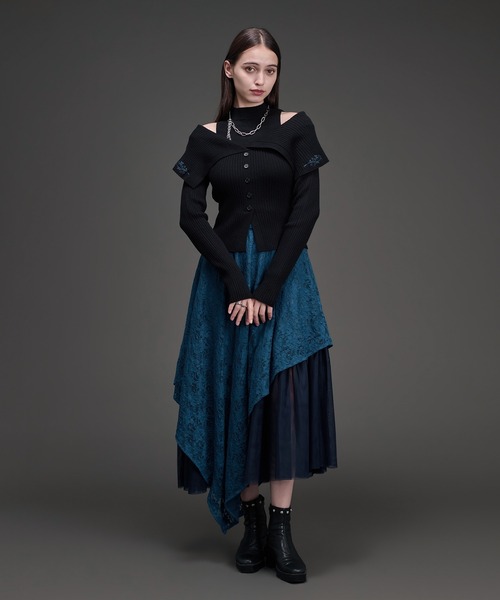 Ellno de Mavie(エルノデメヴィ)の「フラワー刺繍オフショルニットトップス(ニット/セーター・レディース・ブルーグリーン/ブラック・FREE)」の9枚目の写真
