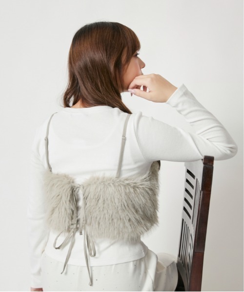 GORGE（ゴージ）の「シャギーファー キャミビスチェ｜全2色（その他トップス・レディース・ベージュ/チャコール・F）」の7枚目の写真