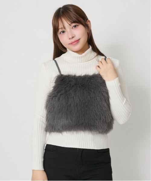 GORGE（ゴージ）の「シャギーファー キャミビスチェ｜全2色（その他トップス・レディース・ベージュ/チャコール・F）」の5枚目の写真