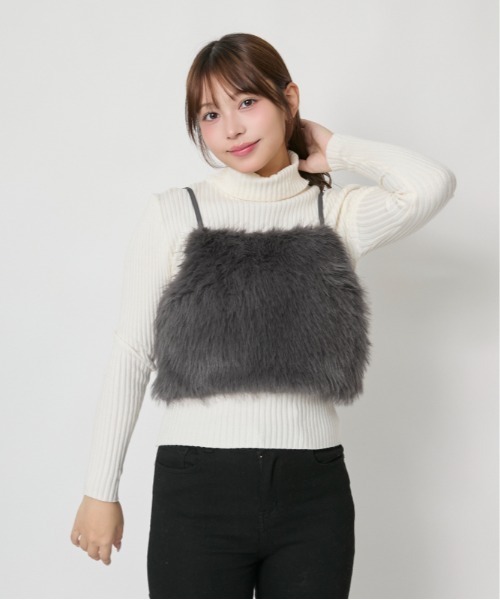 GORGE（ゴージ）の「シャギーファー キャミビスチェ｜全2色（その他トップス・レディース・ベージュ/チャコール・F）」の4枚目の写真