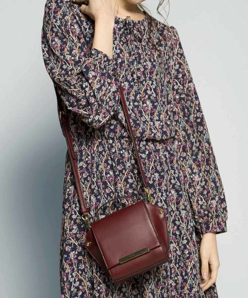 PLAIN CLOTHING（プレーンクロージング）の「エラ型ミニショルダーバッグ/ハンドバッグ【PLAIN CLOTHING】（ショルダーバッグ・レディース・バーガンディー/キャメル/グレー/ベージュ/ブラック・FREE）」の22枚目の写真