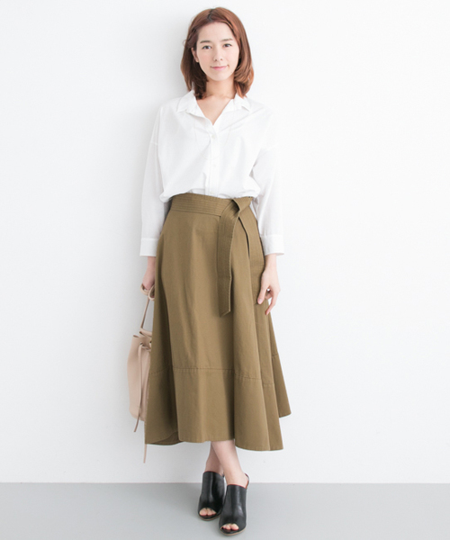 URBAN RESEARCH（アーバンリサーチ）の「 UR チノボリュームフレアスカート（スカート・レディース・ベージュ/オリーブ・38/36）」の5枚目の写真