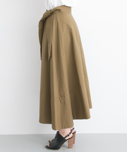 URBAN RESEARCH（アーバンリサーチ）の「 UR チノボリュームフレアスカート（スカート・レディース・ベージュ/オリーブ・38/36）」の7枚目の写真