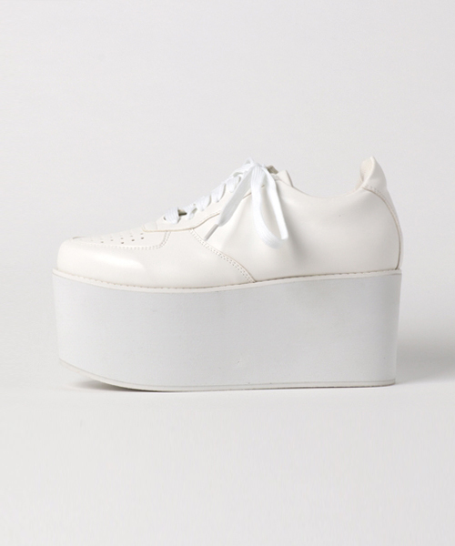 PUNYUS（プニュズ）の「ローカット厚底スニーカー（スニーカー・レディース・ホワイト/ブラック・1/4/3/2）」の4枚目の写真