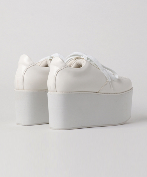 PUNYUS（プニュズ）の「ローカット厚底スニーカー（スニーカー・レディース・ホワイト/ブラック・1/4/3/2）」の6枚目の写真