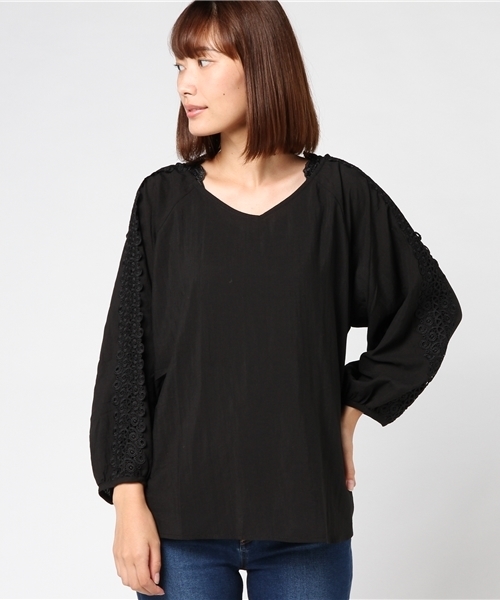 earth music&ecology(アースミュージックアンドエコロジー)の「【 SETアイテム 】SET2点ショルダーレースチュニック+インナー(シャツ/ブラウス・レディース・アイボリー/ブラック/レッド/キャメル・FREE)」の17枚目の写真