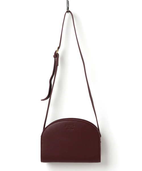 DOUBLE NAME（ダブルネーム）の「ハーフサークルバッグ（ショルダーバッグ・レディース・ブラック/ゴールド/ワイン・FREE）」の3枚目の写真