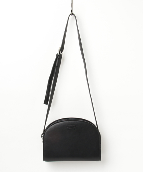 DOUBLE NAME（ダブルネーム）の「ハーフサークルバッグ（ショルダーバッグ・レディース・ブラック/ゴールド/ワイン・FREE）」の2枚目の写真