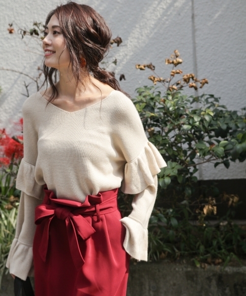 Andemiu（アンデミュウ）の「フリルソデニットプルオーバー773266（ニット/セーター・レディース・ブルー/オフホワイト/ブラウン・FREE）」の2枚目の写真