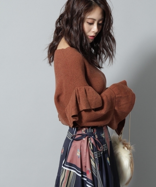 Andemiu（アンデミュウ）の「フリルソデニットプルオーバー773266（ニット/セーター・レディース・ブルー/オフホワイト/ブラウン・FREE）」の11枚目の写真