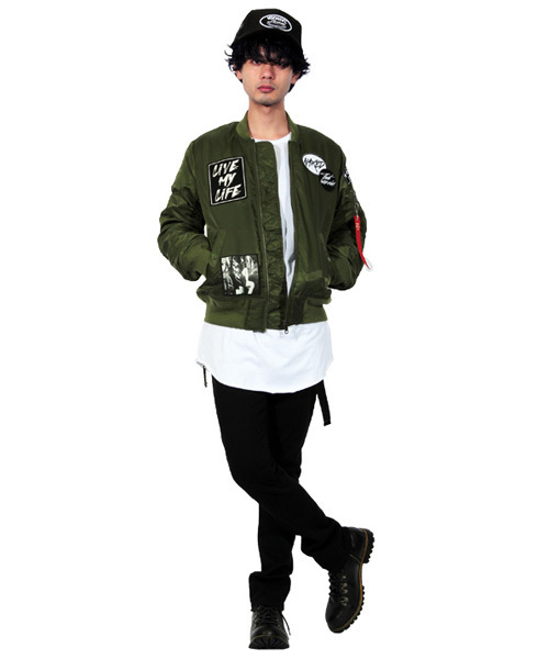 ８(eight)（エイト）の「ワッペン付き MA-1 ミリタリージャケット 中綿 ブルゾン （MA-1・メンズ・ブラック/オリーブ/ワイン・MEDIUM/LARGE/X-LARGE）」の4枚目の写真