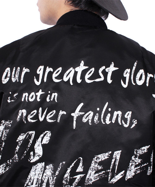 ８(eight)（エイト）の「ワッペン付き MA-1 ミリタリージャケット 中綿 ブルゾン （MA-1・メンズ・ブラック/オリーブ/ワイン・MEDIUM/LARGE/X-LARGE）」の16枚目の写真