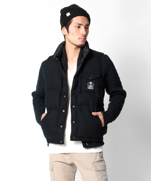 NANO universe（ナノユニバース）の「別注　REVERSIBLE DOWN ベスト（ダウンベスト・メンズ・ブラック/グレー/ネイビー/キャメル/ボルドー・MEDIUM/LARGE）」の4枚目の写真