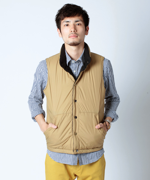 NANO universe（ナノユニバース）の「別注　REVERSIBLE DOWN ベスト（ダウンベスト・メンズ・ブラック/グレー/ネイビー/キャメル/ボルドー・MEDIUM/LARGE）」の16枚目の写真