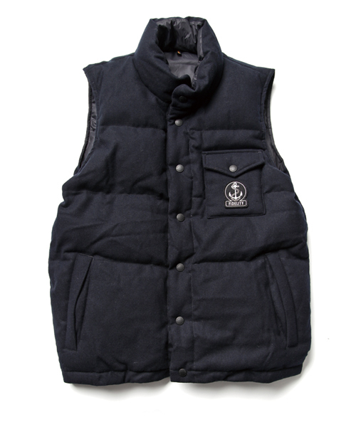 NANO universe（ナノユニバース）の「別注　REVERSIBLE DOWN ベスト（ダウンベスト・メンズ・ブラック/グレー/ネイビー/キャメル/ボルドー・MEDIUM/LARGE）」の17枚目の写真