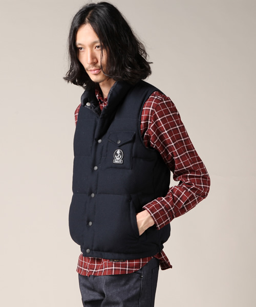 NANO universe（ナノユニバース）の「別注　REVERSIBLE DOWN ベスト（ダウンベスト・メンズ・ブラック/グレー/ネイビー/キャメル/ボルドー・MEDIUM/LARGE）」の7枚目の写真