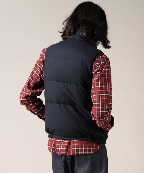 NANO universe（ナノユニバース）の「別注　REVERSIBLE DOWN ベスト（ダウンベスト・メンズ・ブラック/グレー/ネイビー/キャメル/ボルドー・MEDIUM/LARGE）」の8枚目の写真