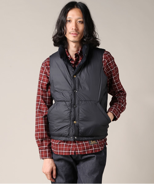 NANO universe（ナノユニバース）の「別注　REVERSIBLE DOWN ベスト（ダウンベスト・メンズ・ブラック/グレー/ネイビー/キャメル/ボルドー・MEDIUM/LARGE）」の12枚目の写真