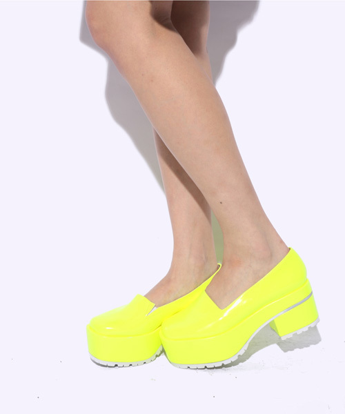 i（アイ）の「【i】　厚底パンプス（パンプス・レディース・ブラック/ホワイト/ピンク/イエロー・SMALL/MEDIUM/LARGE）」の6枚目の写真