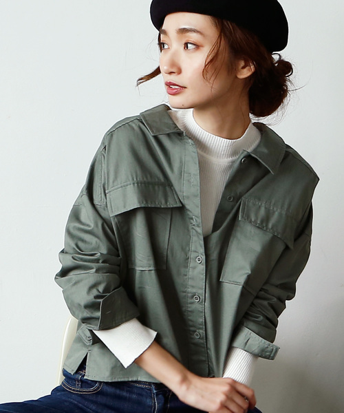 Luz Llena（ラズレナ）の「綿ツイルミリタリーシャツジャケット（シャツ/ブラウス・レディース・ベージュ/カーキ・MEDIUM）」の2枚目の写真