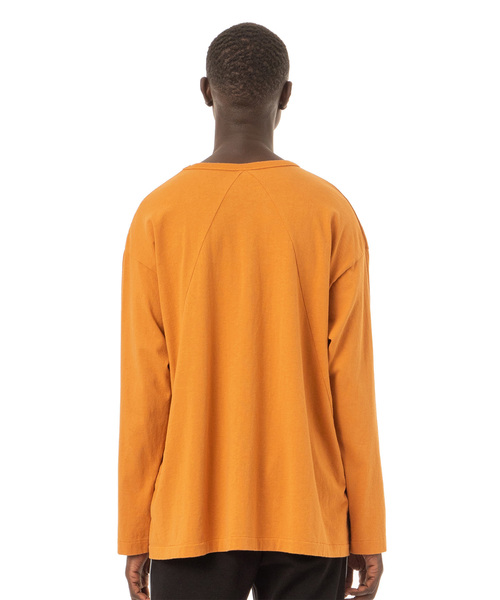 Sandinista（サンディニスタ）の「Easy Fit Triangle Cut L/S Tee / イージーフィット三角切り替え長袖Ｔシャツ - アメリカコットン（Tシャツ/カットソー・メンズ・ホワイト/ブラック/ベージュ/オレンジ・SMALL/MEDIUM/LARGE）」の17枚目の写真