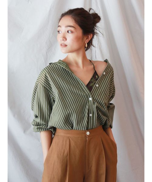 Ungrid（アングリッド）の「ストライプビッグルーズシャツ（シャツ/ブラウス・レディース・ベージュ/カーキ・FREE）」の2枚目の写真