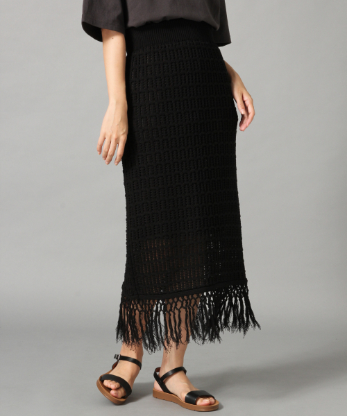 LOWRYS FARM（ローリーズファーム）の「スカシガラフリンジスカート　838074（スカート・レディース・オフホワイト/ブラック/ブラウン・FREE）」の2枚目の写真