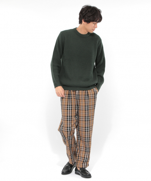 LAKOLE（ラコレ）の「アクリルワッフルニットプルオーバー / LAKOLE（ニット/セーター・メンズ・ブラック/ベージュ/レッド/ブルー/グリーン/キャメル/マスタード/チャコール/ブラウン/オリーブ・MEDIUM/LARGE）」の16枚目の写真