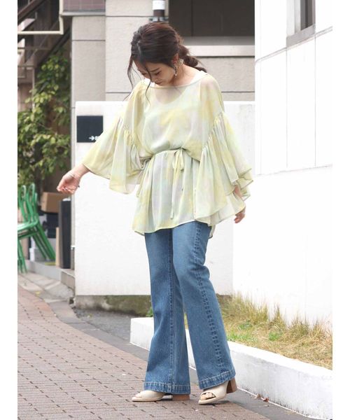 Ungrid（アングリッド）の「センタープレス9分丈フレアデニム（デニムパンツ・レディース・ブルー・26inch/24inch/25inch）」の2枚目の写真