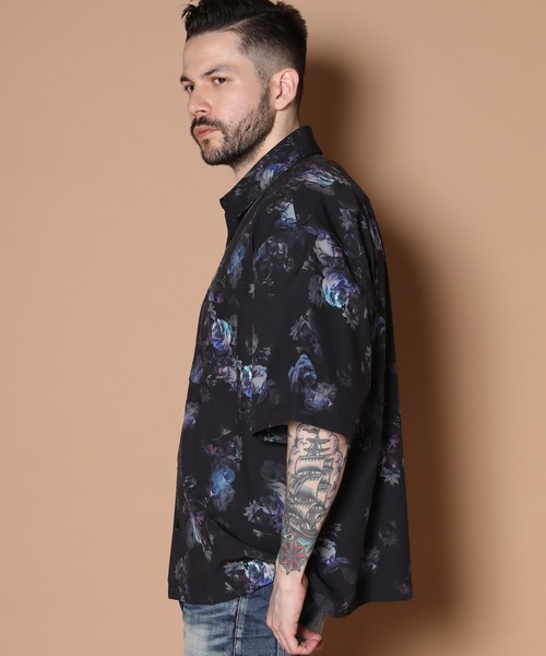 Luv maison(ラブメゾン)の「グラデーションダークフラワー 半袖シャツ(シャツ/ブラウス・メンズ・ホワイト/ブラック系その他2/ブラック・M/L/XL)」の19枚目の写真