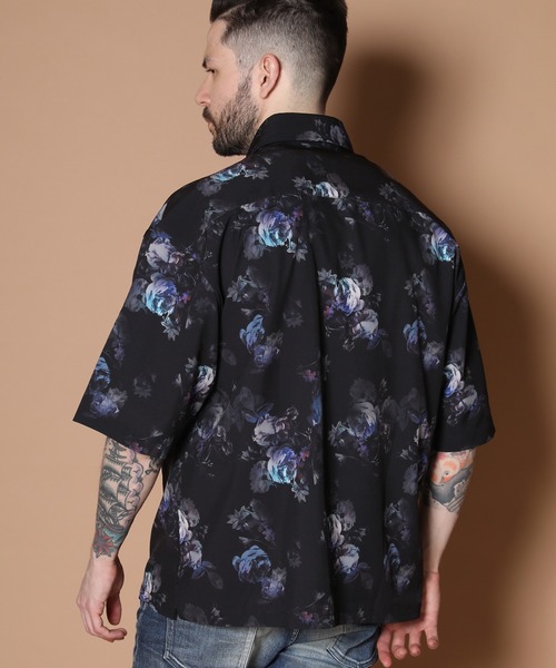 Luv maison(ラブメゾン)の「グラデーションダークフラワー 半袖シャツ(シャツ/ブラウス・メンズ・ホワイト/ブラック系その他2/ブラック・M/L/XL)」の20枚目の写真