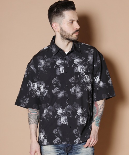 Luv maison(ラブメゾン)の「グラデーションダークフラワー 半袖シャツ(シャツ/ブラウス・メンズ・ホワイト/ブラック系その他2/ブラック・M/L/XL)」の13枚目の写真