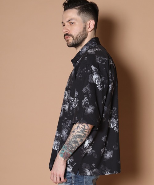 Luv maison(ラブメゾン)の「グラデーションダークフラワー 半袖シャツ(シャツ/ブラウス・メンズ・ホワイト/ブラック系その他2/ブラック・M/L/XL)」の14枚目の写真