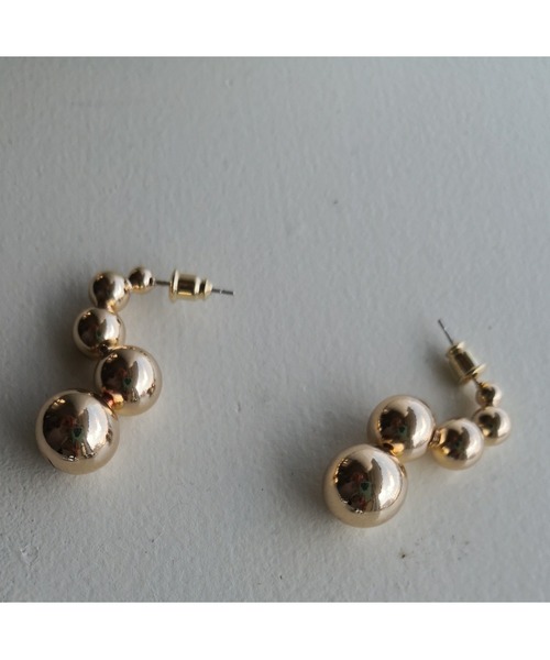 ulu（ウル）の「bubble pierce（ピアス（両耳用）・レディース・シルバー/ゴールド・ONE SIZE）」の3枚目の写真