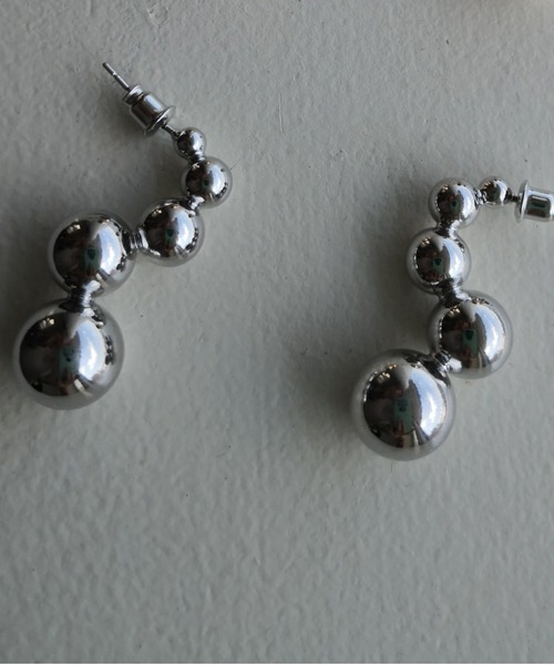 ulu（ウル）の「bubble pierce（ピアス（両耳用）・レディース・シルバー/ゴールド・ONE SIZE）」の4枚目の写真