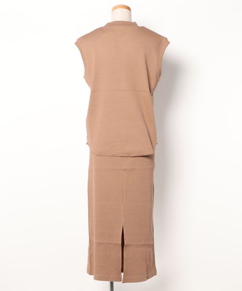 reca（レカ）の「リブセットアップ（Tシャツ/カットソー・レディース・ブラック/ベージュ/モカ/テラコッタ・M）」の5枚目の写真