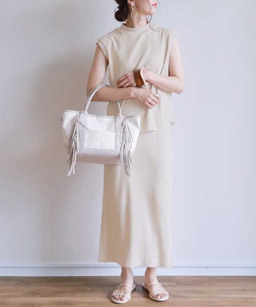 reca（レカ）の「リブセットアップ（Tシャツ/カットソー・レディース・ブラック/ベージュ/モカ/テラコッタ・M）」の4枚目の写真