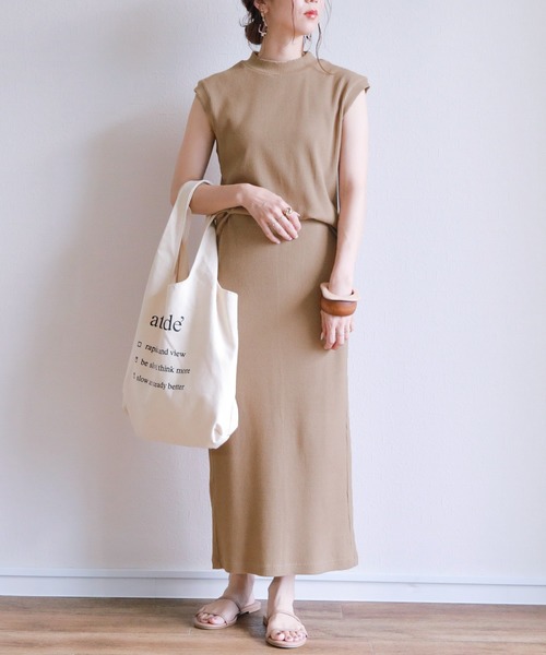 reca（レカ）の「リブセットアップ（Tシャツ/カットソー・レディース・ブラック/ベージュ/モカ/テラコッタ・M）」の2枚目の写真