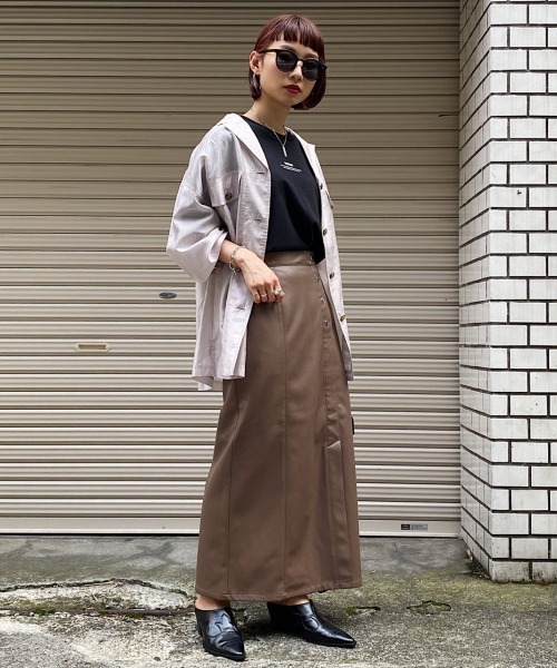 PAGEBOY（ページボーイ）の「フェイクレザーロングナロースカート（スカート・レディース・ブラック/ブラウン系その他/オフホワイト・SMALL/MEDIUM）」の9枚目の写真