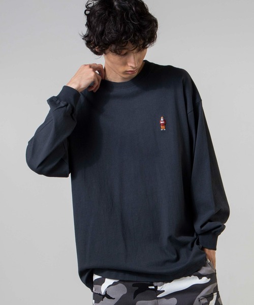 BEN DAVIS（ベンデイビス）の「∴WEGO/BEN DAVIS 別注ベンデイビス刺繍ビッグロンT（Tシャツ/カットソー・メンズ・スミクロ/ダークグリーン/ベージュ/ホワイト/パープル系その他/ベージュ系その他/グリーン系その他/ブルー系その他・MEDIUM/LARGE/SMALL）」の2枚目の写真