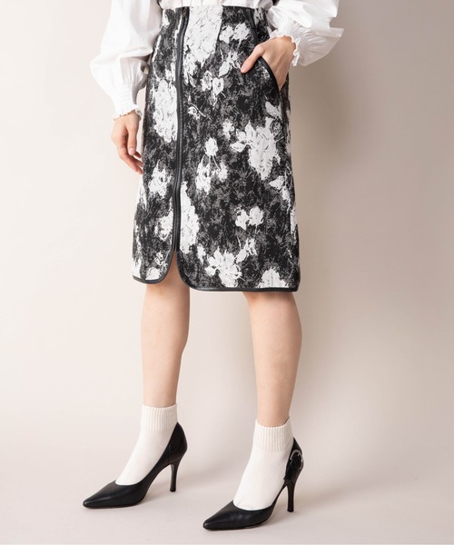 Mysa&Liina（ミーサリーナ）の「ジャガードタイトスカート（スカート・レディース・ブラック/レッド・M）」の22枚目の写真