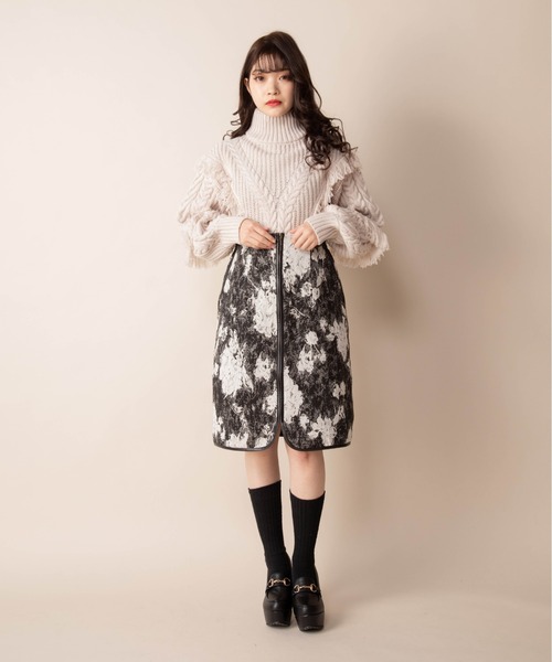 Mysa&Liina（ミーサリーナ）の「ジャガードタイトスカート（スカート・レディース・ブラック/レッド・M）」の3枚目の写真