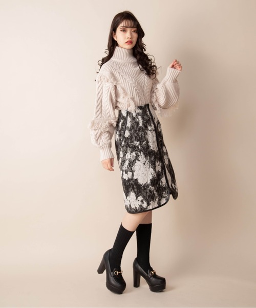 Mysa&Liina（ミーサリーナ）の「ジャガードタイトスカート（スカート・レディース・ブラック/レッド・M）」の4枚目の写真