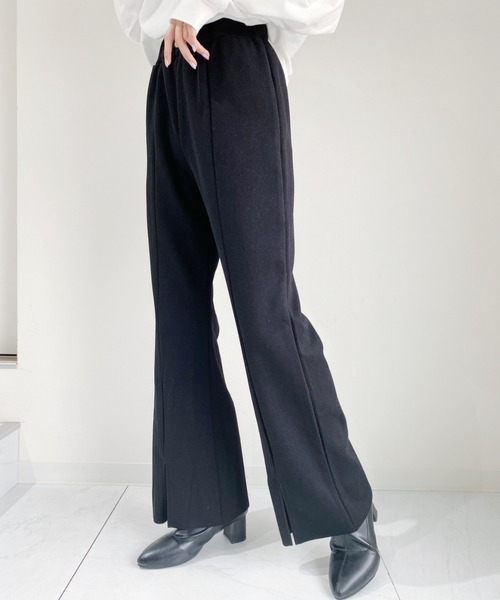CLEA(クレア)の「センタースリットフレアリブパンツ(その他パンツ・レディース・ブラック/アイボリー・M)」の2枚目の写真